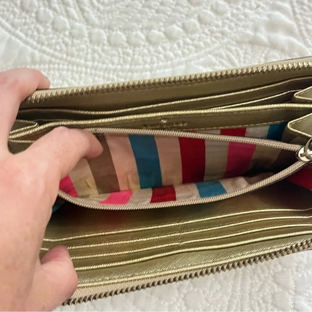 KATE SPADE Gold Zipper Wallet Rainbow White Stripe
